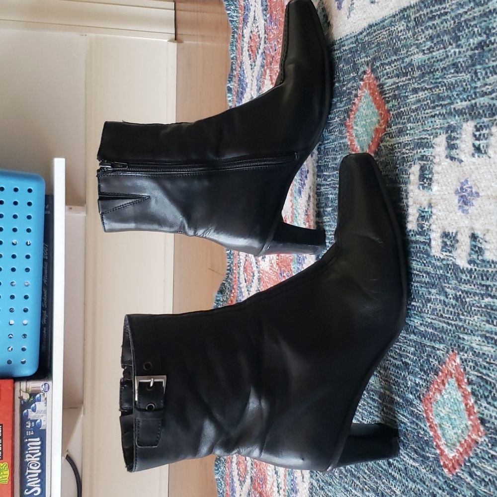 Vintage La Canadienne fleece-lined booties